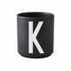 Črna porcelanasta skodelica Design Letters Alphabet K, 250 ml