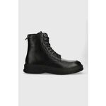 Usnjeni čevlji Tommy Hilfiger TH EVERYDAY CLASS TERMO LTH BOOT moški, črna barva, FM0FM04658 - črna. Čevlji iz kolekcije Tommy Hilfiger. Model je izdelan iz naravnega usnja. Model z mehkim, oblikovanim vložkom zagotavlja udobje.