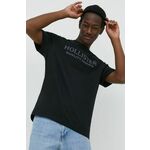 Bombažna kratka majica Hollister Co. moški, črna barva - črna. Ohlapna kratka majica iz kolekcije Hollister Co. Izdelana iz tanke, elastične pletenine. Model iz tkanine, ki je izjemno prijetna na otip.