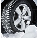 Goodyear zimska pnevmatika 175/60R15 UltraGrip 9 81T