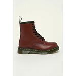 Škornji - bordo. Škornji iz kolekcije Dr Martens. Model izdelan iz naravnega usnja.