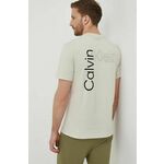 Bombažna kratka majica Calvin Klein moški, bež barva - bež. Kratka majica iz kolekcije Calvin Klein, izdelana iz tanke, elastične pletenine. Model iz zračne bombažne tkanine.